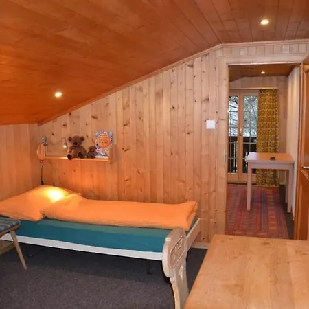 Sleeps 8 Wifi Apartment