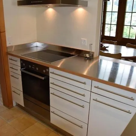 Sleeps 8 Wifi Apartment
