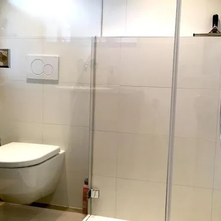 Sleeps 8 Wifi Апартаменты